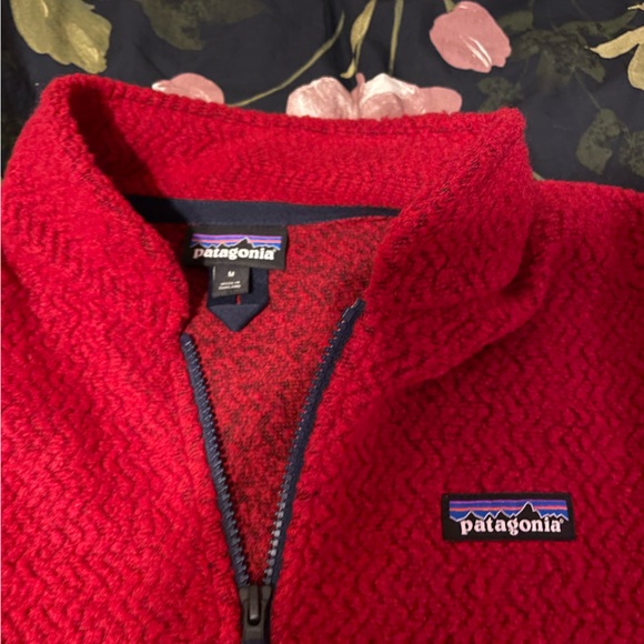 Patagonia Sweaters - Patagonia women’s fleece size medium, super warm and cozy only worn once.